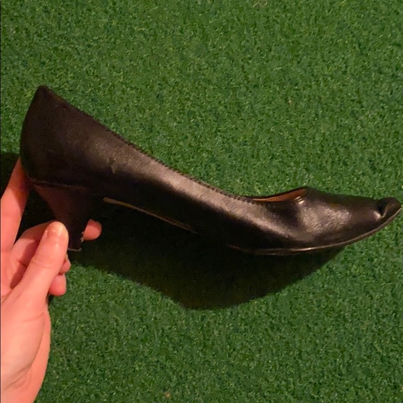 Le Chateau Kitten Heels - Picture 5 of 8